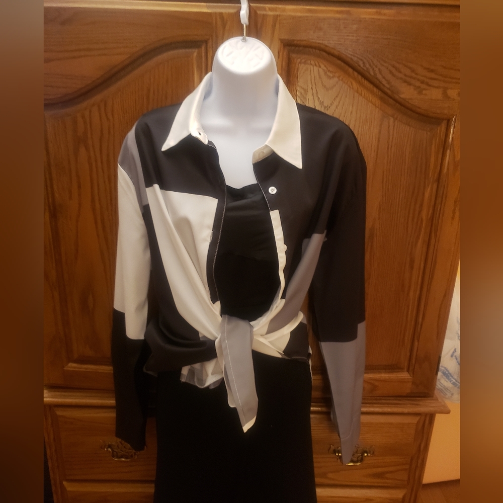 Color Block Button Down Shirt! - image 4